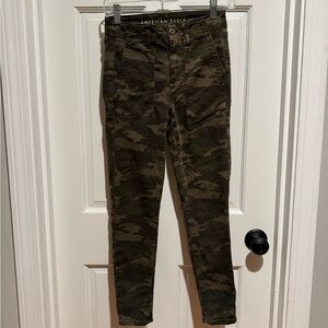American Eagle High Rise Camo Jeggings Size 2R